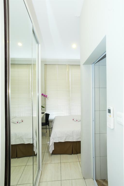 โทเปซ เรสซิเดนซ์ Hotel จาการ์ตา ภายนอก รูปภาพ